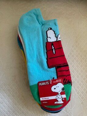 NWT 5-Pack Peanuts Women's Ankle Socks (show size 4-10)